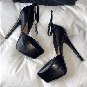 Steve madden black leather heels